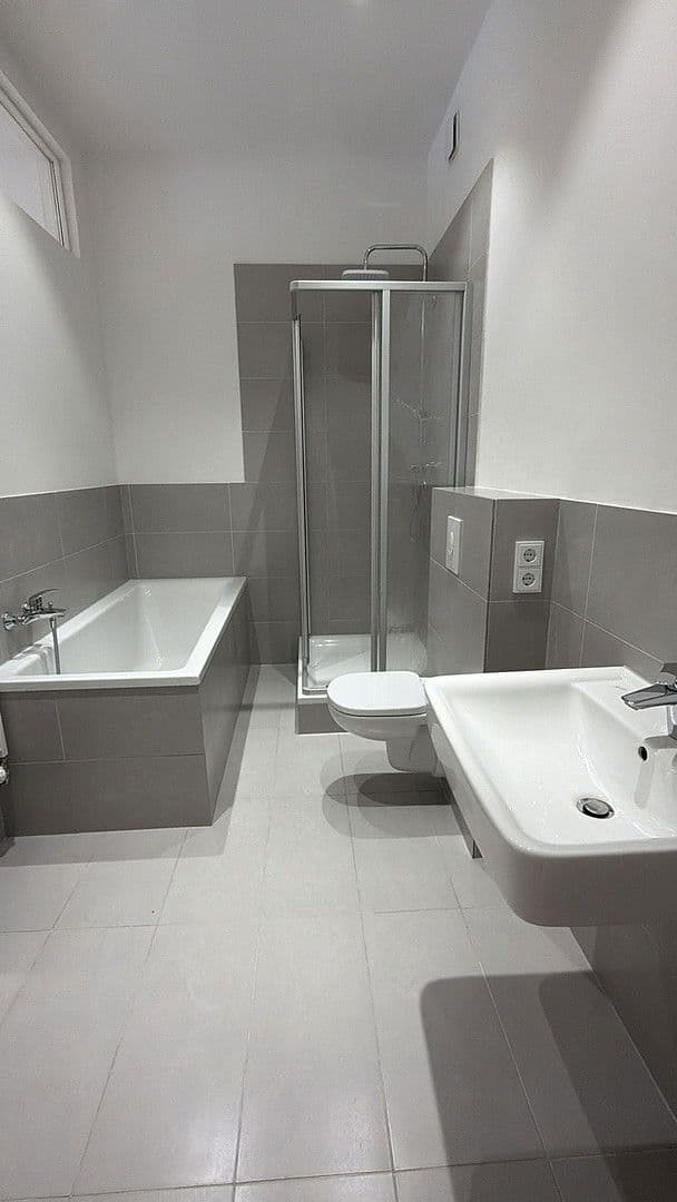 Pronájem bytu 4+1 104 m², Seelenbinder Straße, Leipzig, Sasko Pronájem bytu 4+1 104 m², Seelenbinder Straße, Leipzig, Sasko