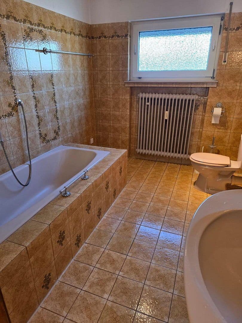 Pronájem bytu 3+1 120 m², Wilhelmstraße 12, Karben, Hessen Pronájem bytu 3+1 120 m², Wilhelmstraße 12, Karben, Hessen