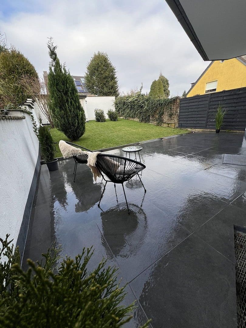 Prodej bytu 4+1 102 m², Brühl, Severní Porýní-Vestfálsko Prodej bytu 4+1 102 m², Brühl, Severní Porýní-Vestfálsko