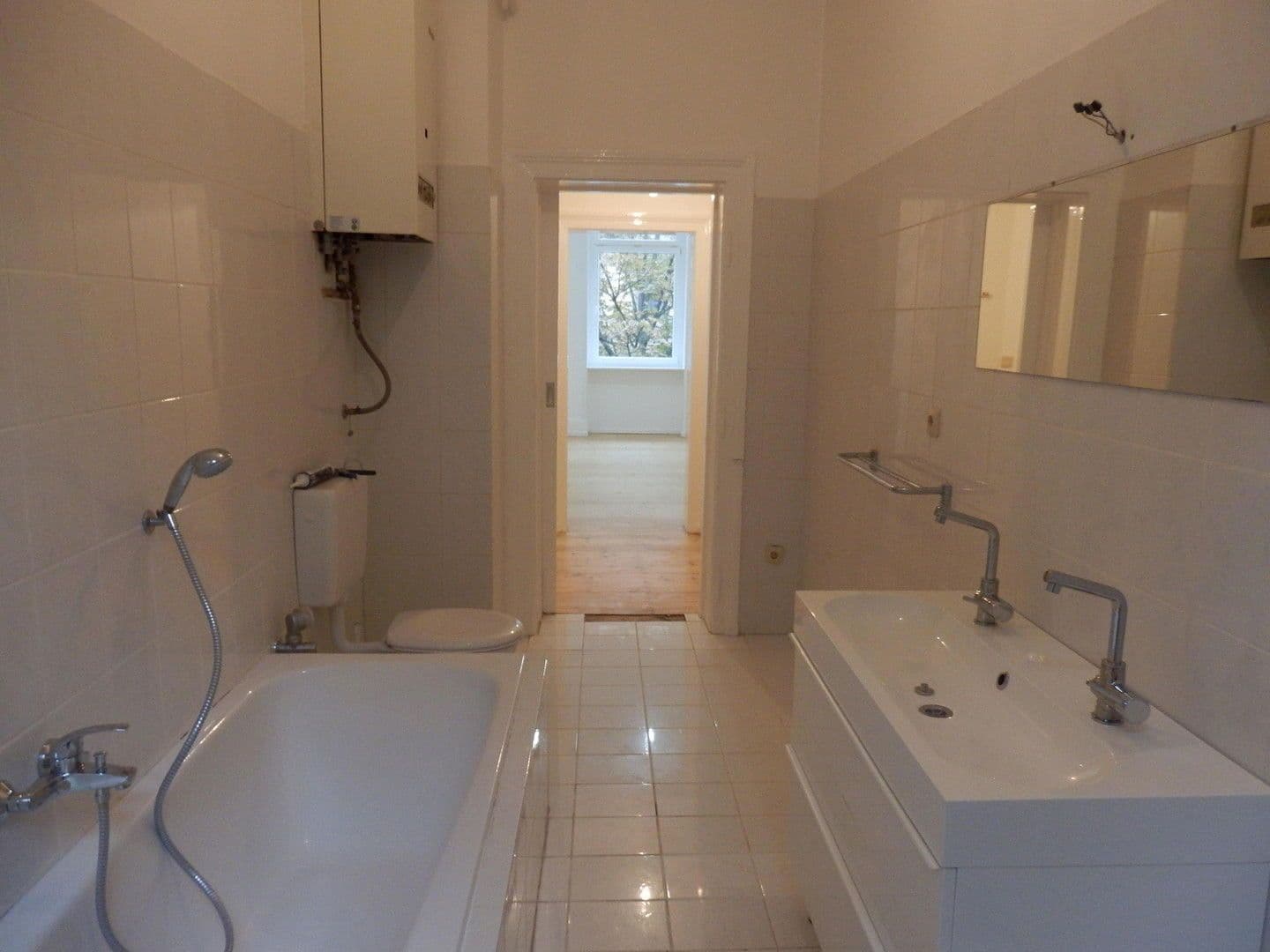 Pronájem bytu 2+1 81 m², Friedberger Landstraße 86, Frankfurt am main, Hessen Pronájem bytu 2+1 81 m², Friedberger Landstraße 86, Frankfurt am main, Hessen