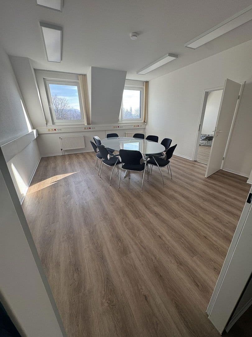 Pronájem kanceláře 117 m², Im Mühlenbruch 1, Königswinter, Severní Porýní-Vestfálsko Pronájem kanceláře 117 m², Im Mühlenbruch 1, Königswinter, Severní Porýní-Vestfálsko