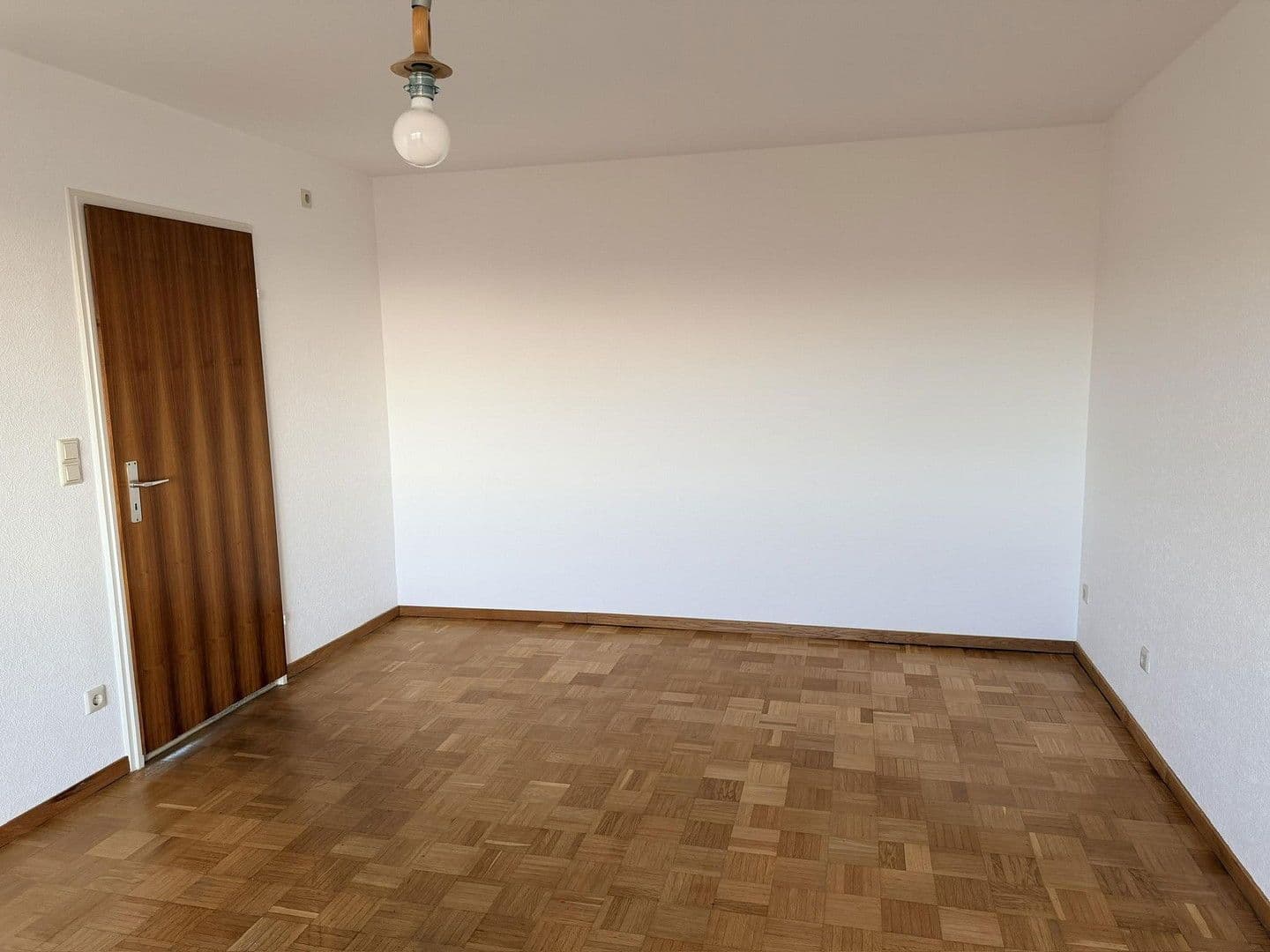 Prodej bytu 3+1 75 m², Hohenstaufenstrasse 100, Göppingen, Bádensko-Württembersko Prodej bytu 3+1 75 m², Hohenstaufenstrasse 100, Göppingen, Bádensko-Württembersko