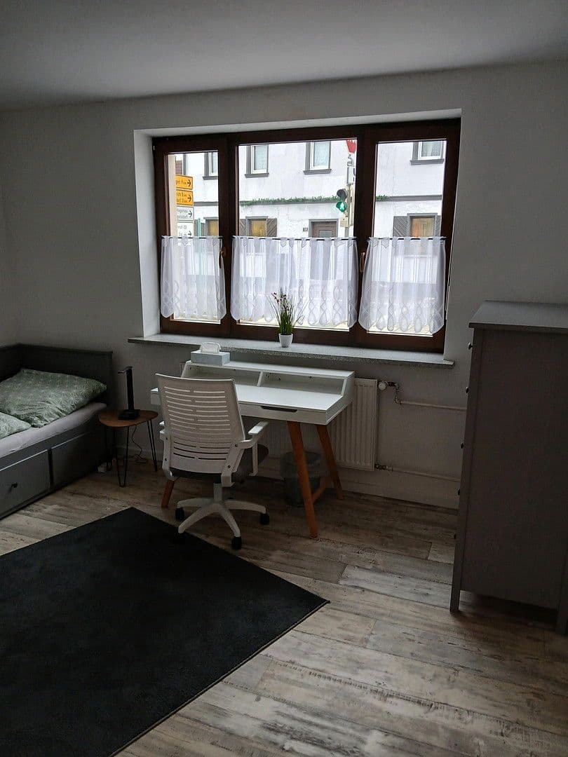 Pronájem bytu 5+1 135 m², Forchheimer Str. 7, Baiersdorf, Bavorsko Pronájem bytu 5+1 135 m², Forchheimer Str. 7, Baiersdorf, Bavorsko