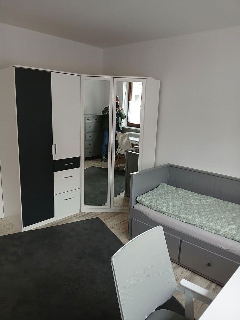 Pronájem bytu 5+1 135 m², Forchheimer Str. 7, Baiersdorf, Bavorsko Pronájem bytu 5+1 135 m², Forchheimer Str. 7, Baiersdorf, Bavorsko