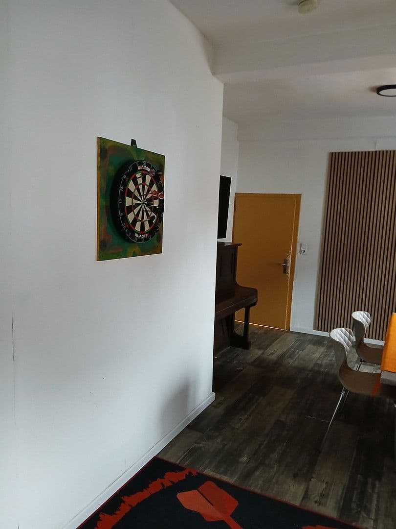 Pronájem bytu 5+1 135 m², Forchheimer Str. 7, Baiersdorf, Bavorsko Pronájem bytu 5+1 135 m², Forchheimer Str. 7, Baiersdorf, Bavorsko