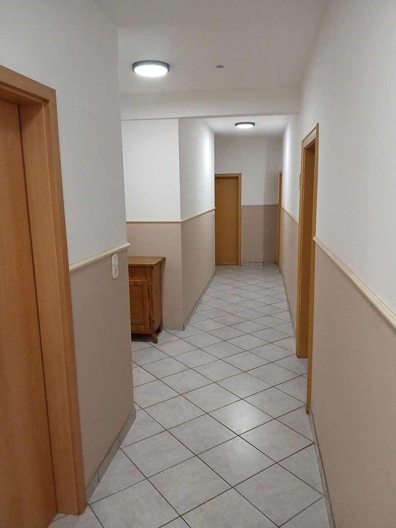 Pronájem bytu 5+1 135 m², Forchheimer Str. 7, Baiersdorf, Bavorsko Pronájem bytu 5+1 135 m², Forchheimer Str. 7, Baiersdorf, Bavorsko