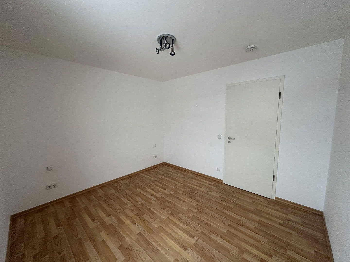 Pronájem bytu 2+1 50 m², Stuttgarter Allee 41, Leipzig, Sasko Pronájem bytu 2+1 50 m², Stuttgarter Allee 41, Leipzig, Sasko