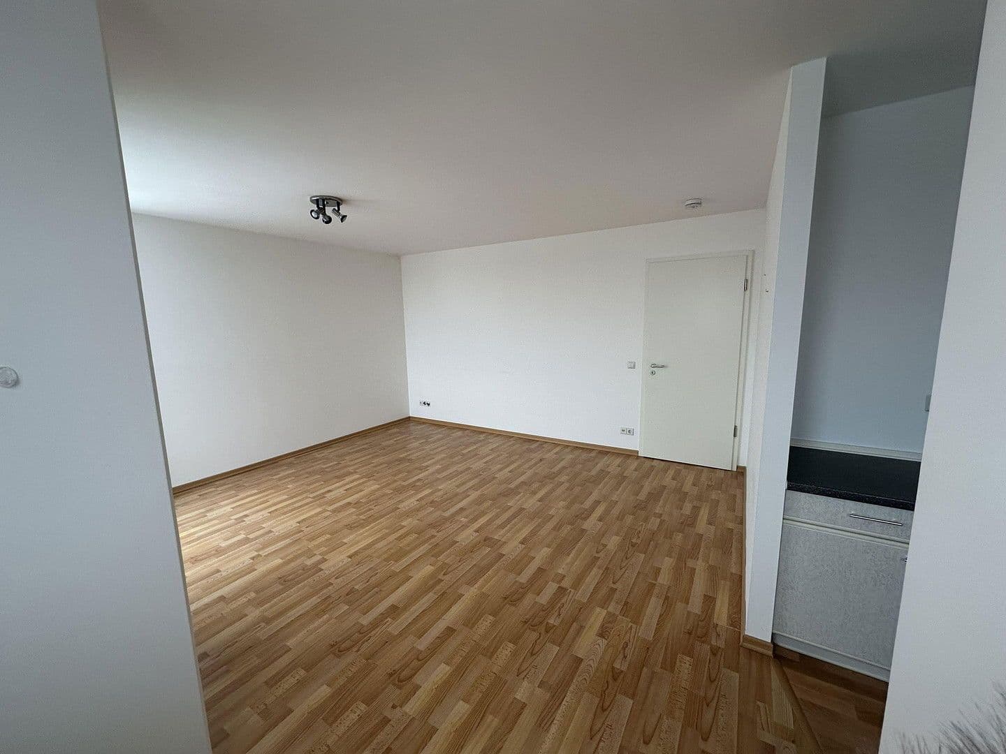 Pronájem bytu 2+1 50 m², Stuttgarter Allee 41, Leipzig, Sasko Pronájem bytu 2+1 50 m², Stuttgarter Allee 41, Leipzig, Sasko