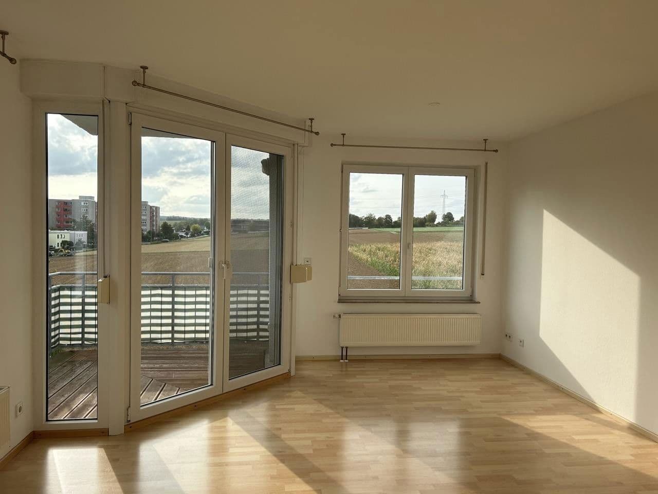 Pronájem bytu 2+1 60 m², Kurt-Tucholsky-Straße 21, Ditzingen, Bádensko-Württembersko Pronájem bytu 2+1 60 m², Kurt-Tucholsky-Straße 21, Ditzingen, Bádensko-Württembersko