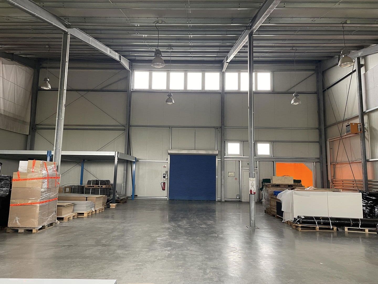 Pronájem nebytového prostoru 380 m², Lohwiese 11, Scheuring, Bavorsko Pronájem nebytového prostoru 380 m², Lohwiese 11, Scheuring, Bavorsko