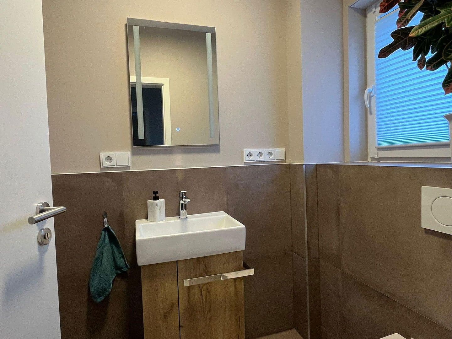 Prodej domu 146 m², pozemek 148 m², Oligschlägerweg 17, Solingen, Severní Porýní-Vestfálsko Prodej domu 146 m², pozemek 148 m², Oligschlägerweg 17, Solingen, Severní Porýní-Vestfálsko