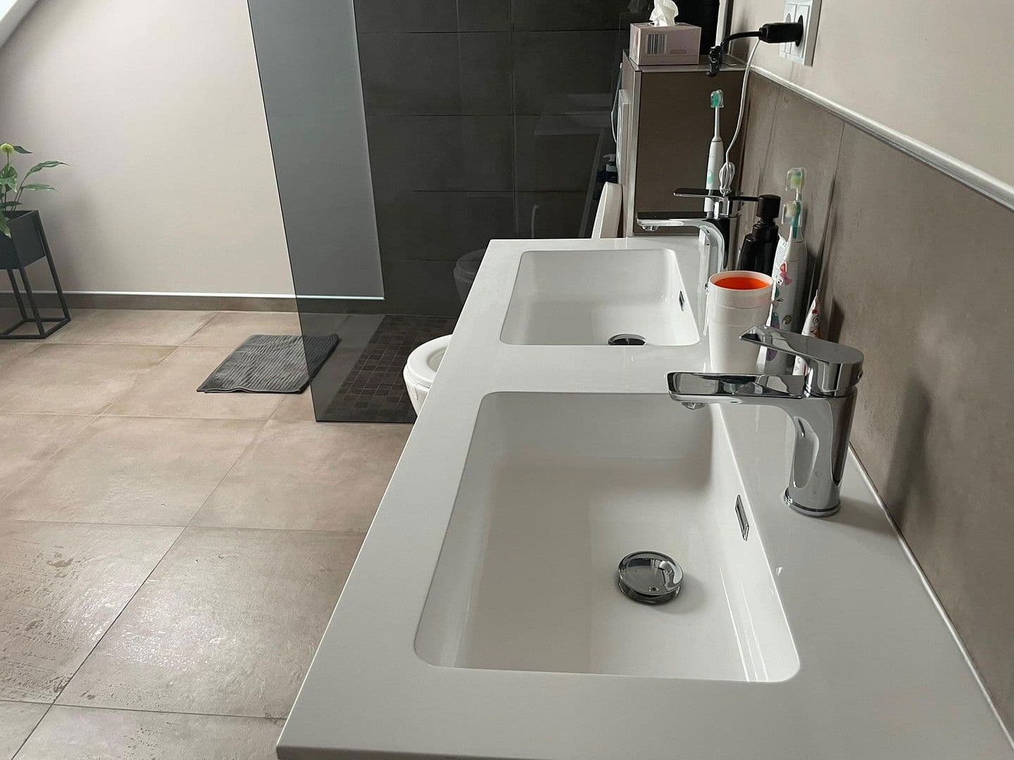 Prodej domu 146 m², pozemek 148 m², Oligschlägerweg 17, Solingen, Severní Porýní-Vestfálsko Prodej domu 146 m², pozemek 148 m², Oligschlägerweg 17, Solingen, Severní Porýní-Vestfálsko