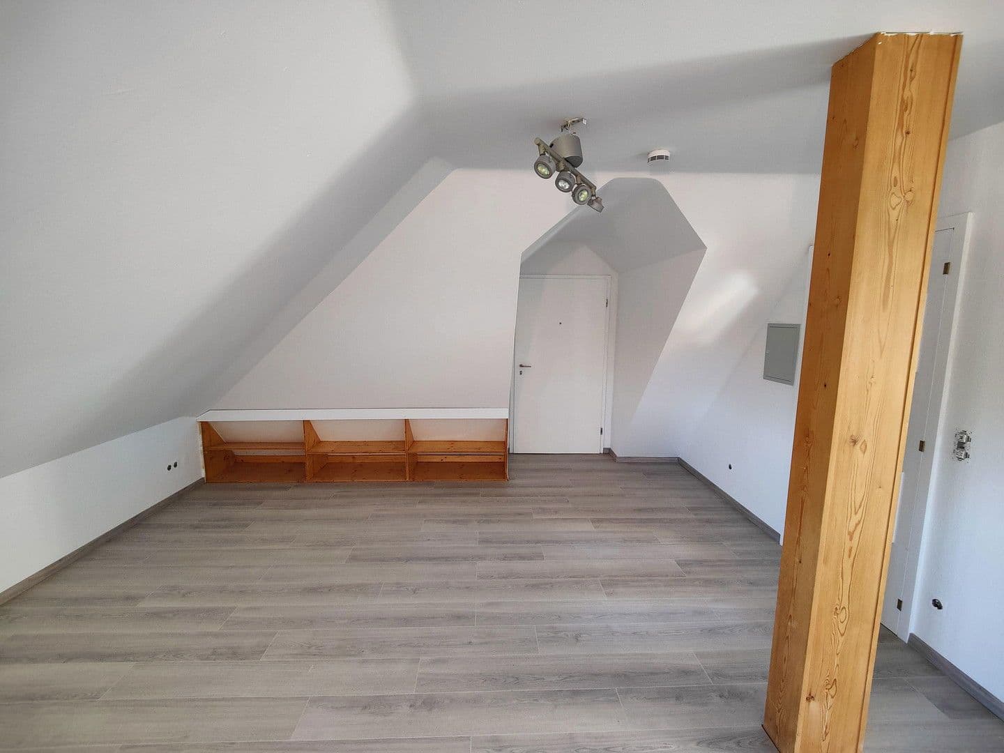 Pronájem bytu 2+kk 63 m², Ellwangen (Jagst), Bádensko-Württembersko Pronájem bytu 2+kk 63 m², Ellwangen (Jagst), Bádensko-Württembersko