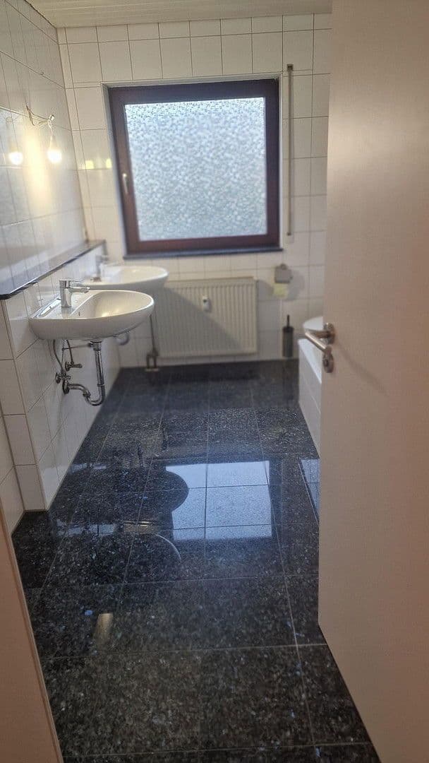 Prodej bytu 3+1 93 m², Untergruppenbach, Bádensko-Württembersko Prodej bytu 3+1 93 m², Untergruppenbach, Bádensko-Württembersko