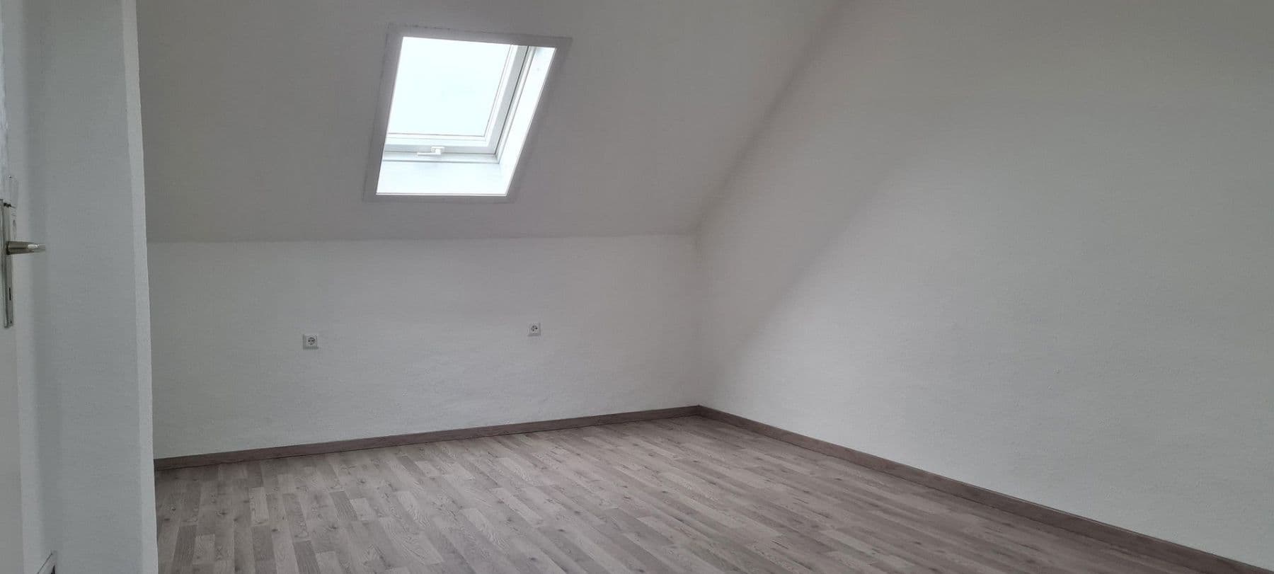 Pronájem domu 107 m², pozemek 239 m², Ehningen, Bádensko-Württembersko Pronájem domu 107 m², pozemek 239 m², Ehningen, Bádensko-Württembersko