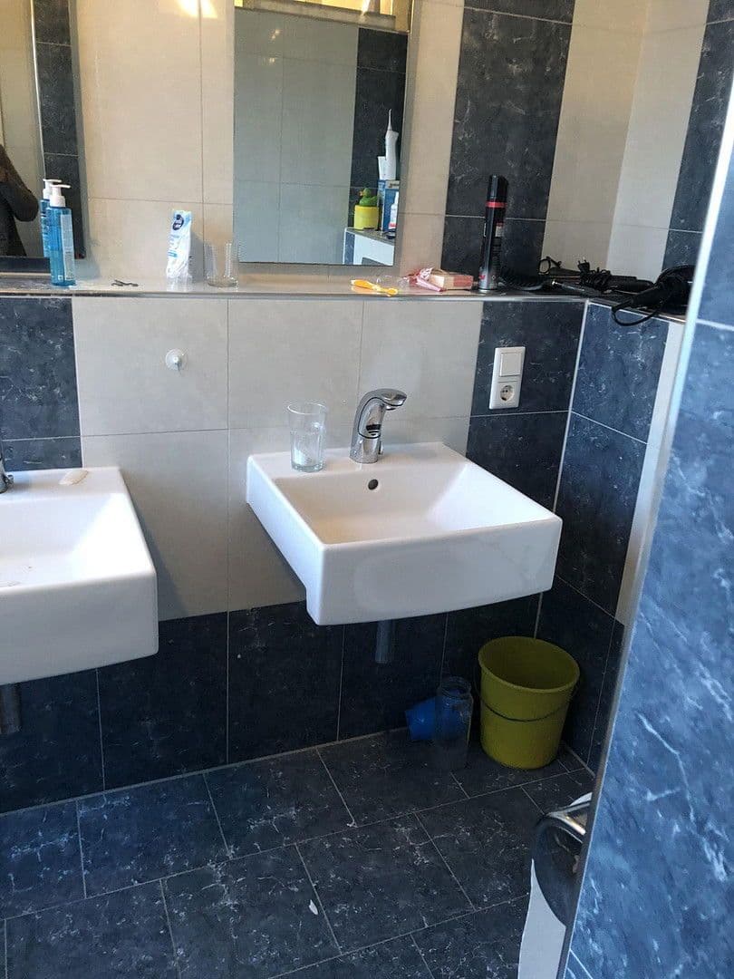 Pronájem bytu 7+1 211 m², Leverkusen, Severní Porýní-Vestfálsko Pronájem bytu 7+1 211 m², Leverkusen, Severní Porýní-Vestfálsko