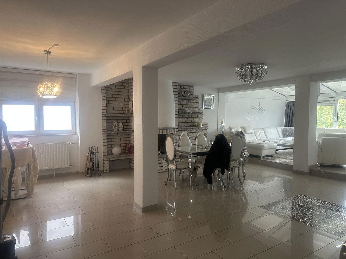 Pronájem bytu 7+1 211 m², Leverkusen, Severní Porýní-Vestfálsko Pronájem bytu 7+1 211 m², Leverkusen, Severní Porýní-Vestfálsko