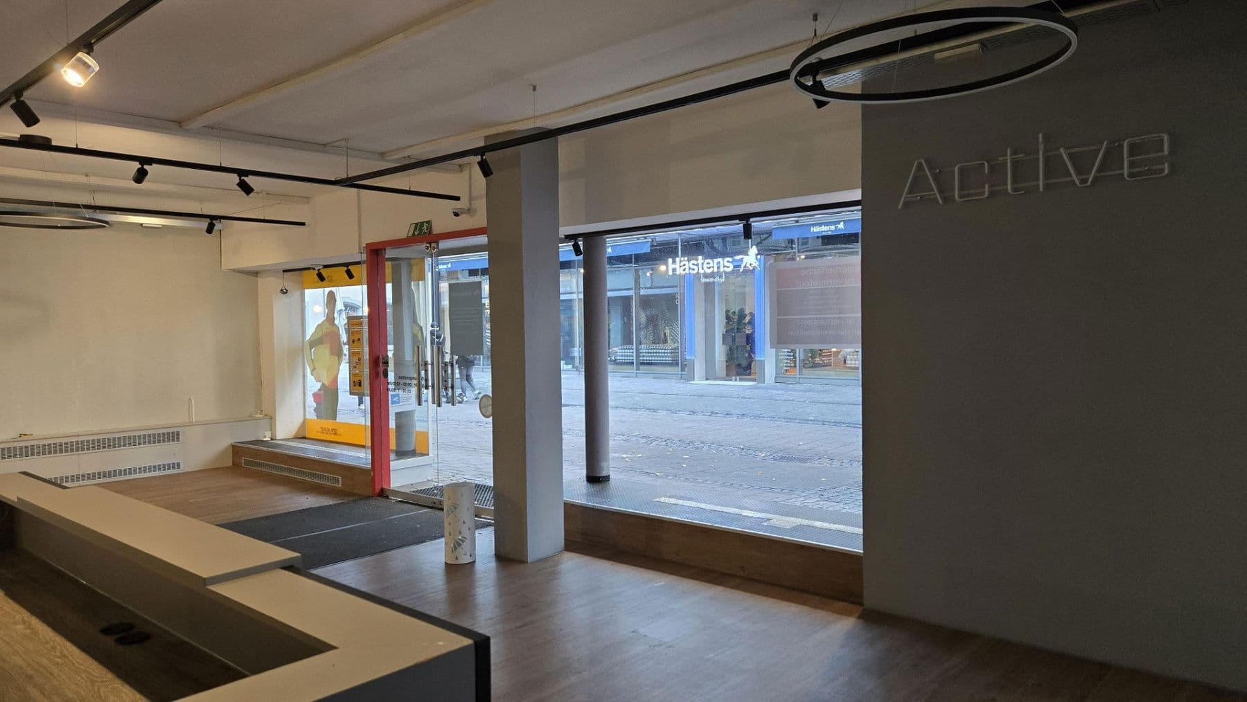 Pronájem nebytového prostoru 310 m², Scheffelstraße 5, Singen (Hohentwiel), Bádensko-Württembersko Pronájem nebytového prostoru 310 m², Scheffelstraße 5, Singen (Hohentwiel), Bádensko-Württembersko