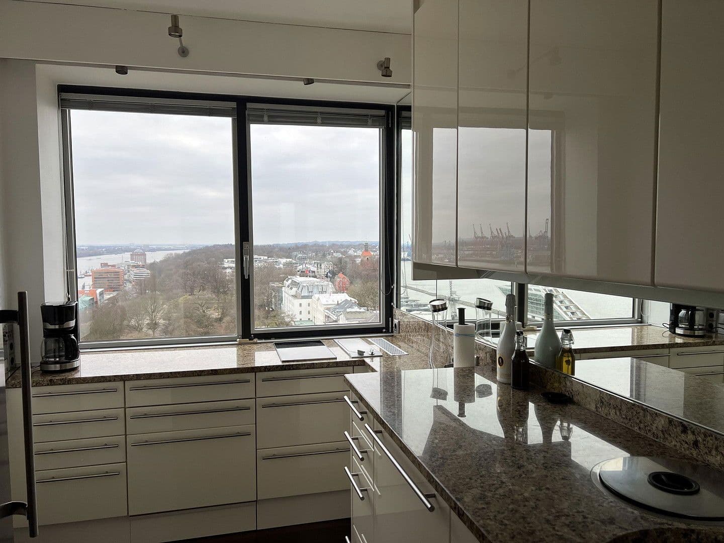 Pronájem bytu 3+1 80 m², Palmaille 35, Hamburg, Hamburg Pronájem bytu 3+1 80 m², Palmaille 35, Hamburg, Hamburg