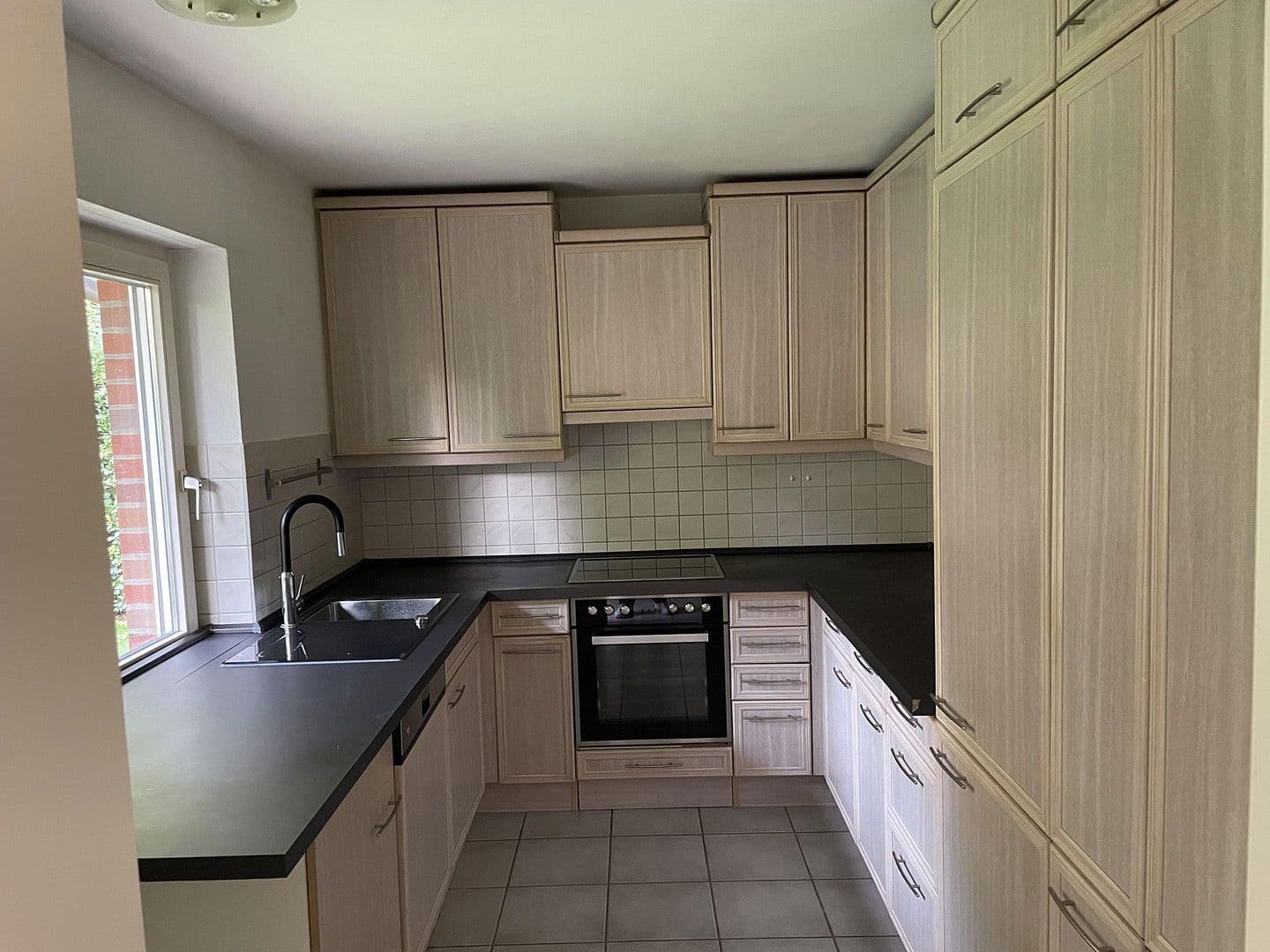 Prodej domu 144 m², pozemek 355 m², Rellingen, Šlesvicko-Holštýnsko Prodej domu 144 m², pozemek 355 m², Rellingen, Šlesvicko-Holštýnsko