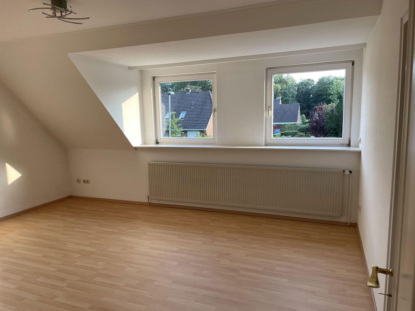 Prodej domu 144 m², pozemek 355 m², Rellingen, Šlesvicko-Holštýnsko Prodej domu 144 m², pozemek 355 m², Rellingen, Šlesvicko-Holštýnsko