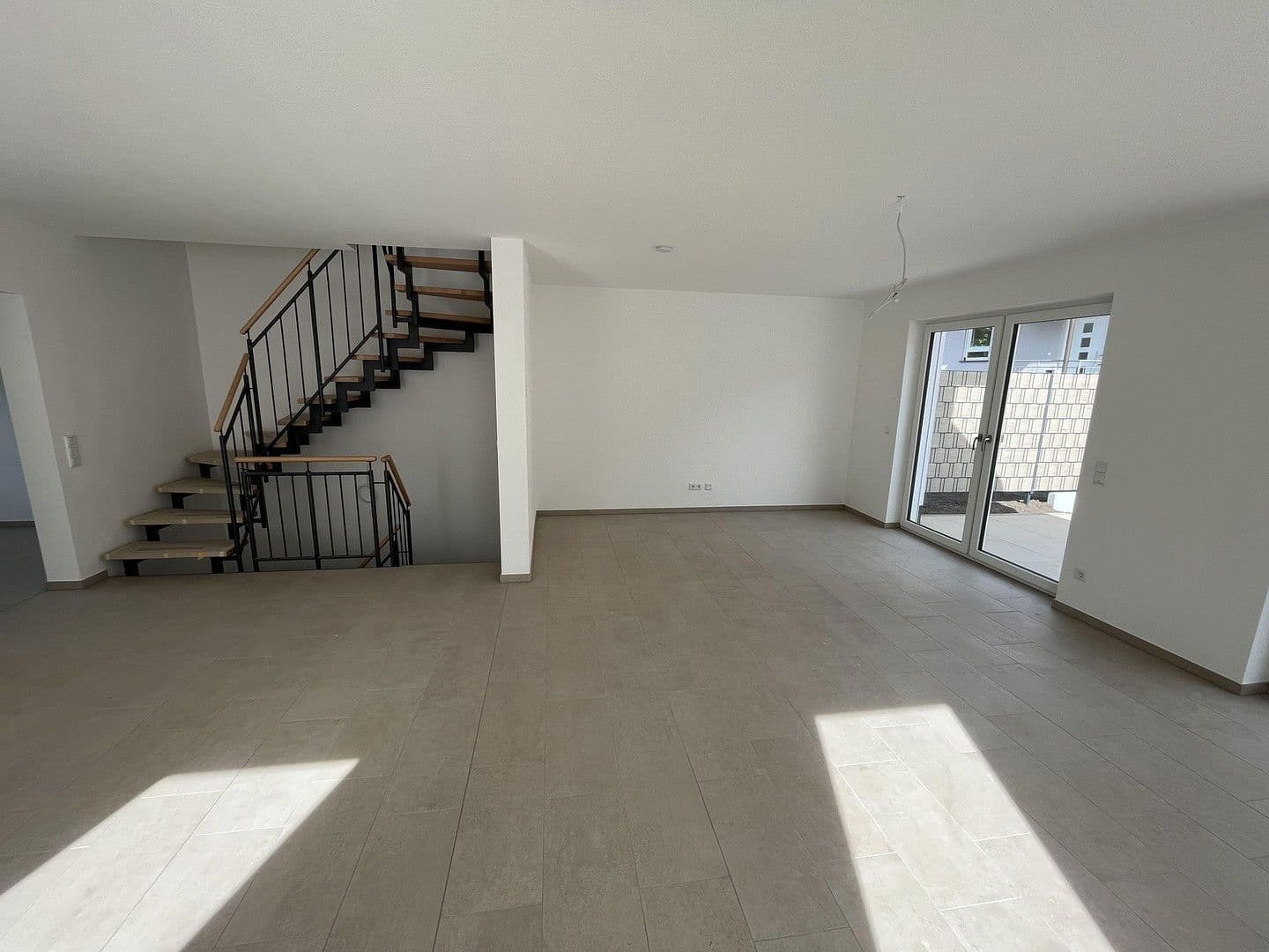 Pronájem domu 144 m², pozemek 252 m², Haibach, Bavorsko Pronájem domu 144 m², pozemek 252 m², Haibach, Bavorsko