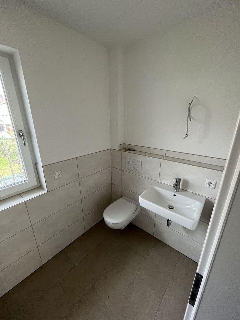 Pronájem domu 144 m², pozemek 252 m², Haibach, Bavorsko Pronájem domu 144 m², pozemek 252 m², Haibach, Bavorsko