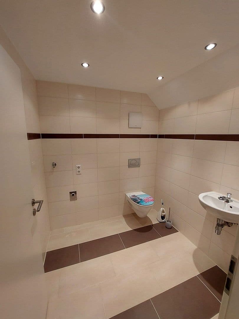 Pronájem bytu 3+kk 99 m², Pfarrgasse 10, Göppingen, Bádensko-Württembersko Pronájem bytu 3+kk 99 m², Pfarrgasse 10, Göppingen, Bádensko-Württembersko