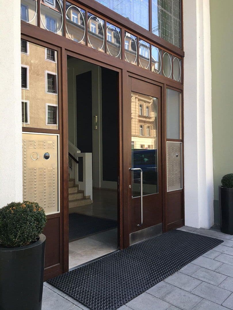 Pronájem bytu 2+1 71 m², Maistr. 45, München, Bavorsko Pronájem bytu 2+1 71 m², Maistr. 45, München, Bavorsko