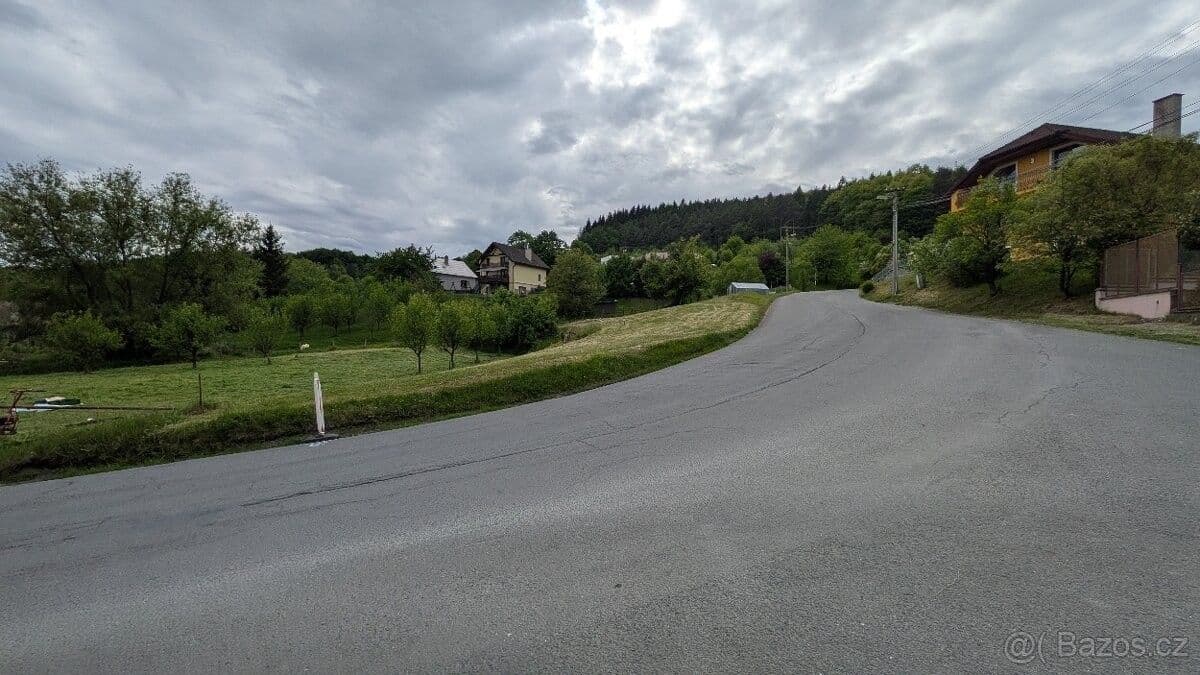 Prodej pozemku 1.271 m², Podkopná Lhota, Zlínský kraj Prodej pozemku 1.271 m², Podkopná Lhota, Zlínský kraj