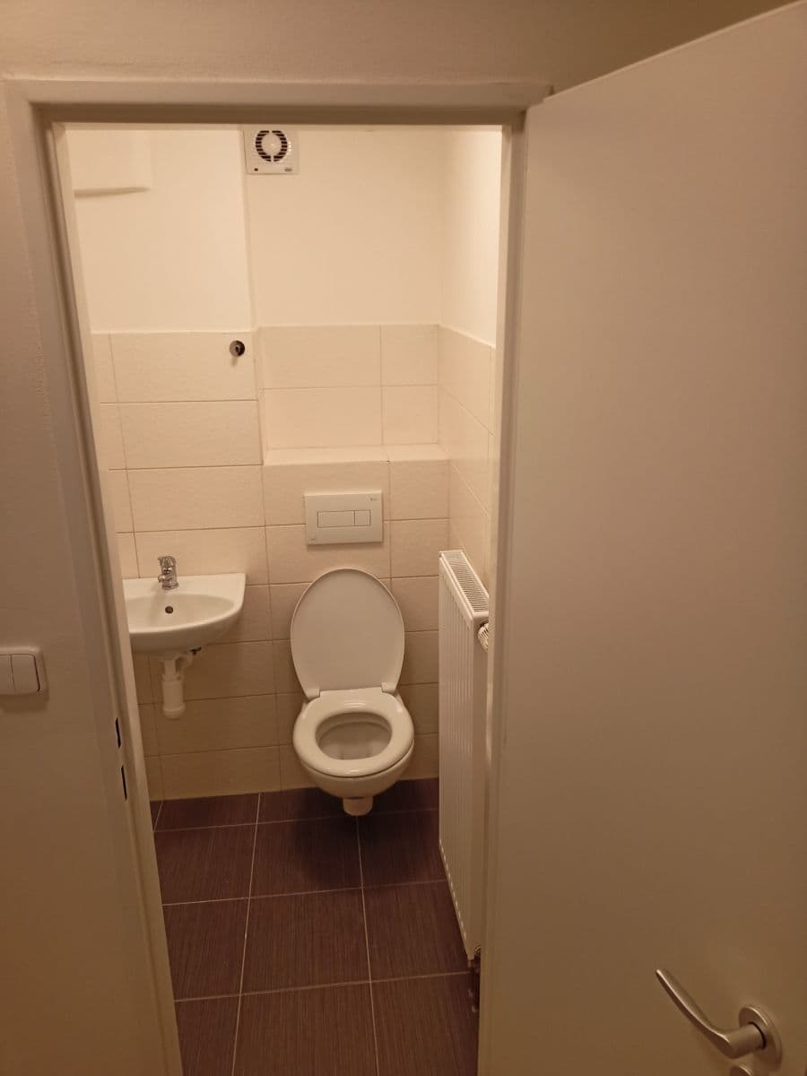 Pronájem bytu 2+1 62 m², Korunovační, Praha, Praha Pronájem bytu 2+1 62 m², Korunovační, Praha, Praha