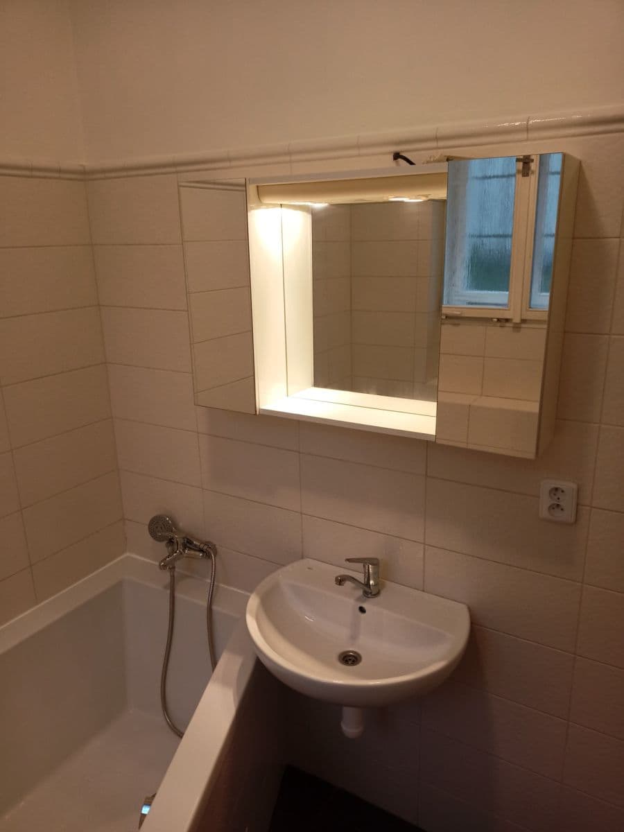 Pronájem bytu 2+1 62 m², Korunovační, Praha, Praha Pronájem bytu 2+1 62 m², Korunovační, Praha, Praha