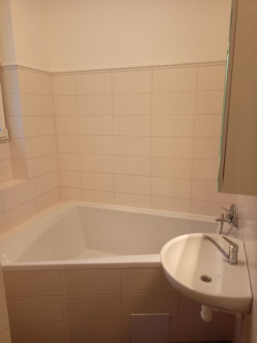 Pronájem bytu 2+1 62 m², Korunovační, Praha, Praha Pronájem bytu 2+1 62 m², Korunovační, Praha, Praha