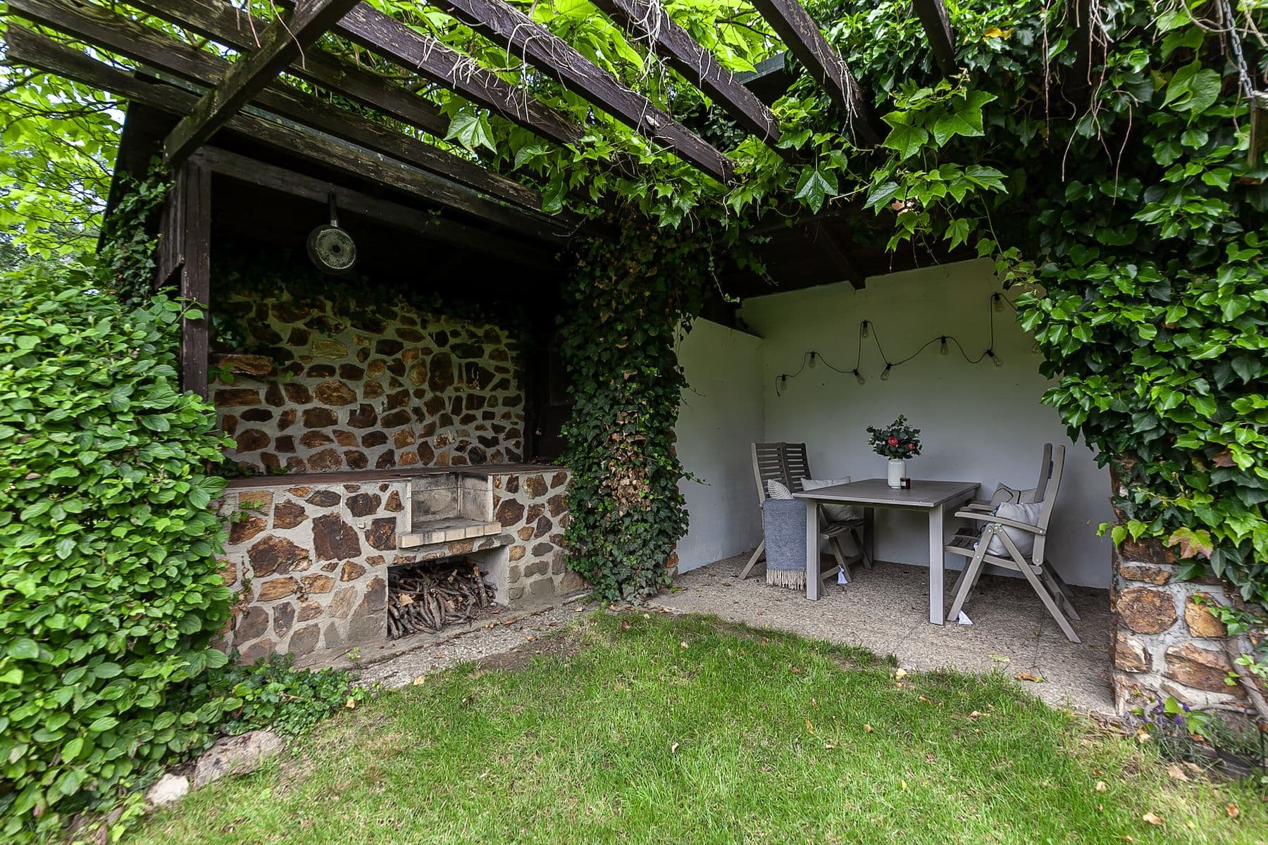 Prodej domu 152 m², pozemek 3.220 m², Na Červeném Hrádku, Sedlčany, Středočeský kraj Prodej domu 152 m², pozemek 3.220 m², Na Červeném Hrádku, Sedlčany, Středočeský kraj