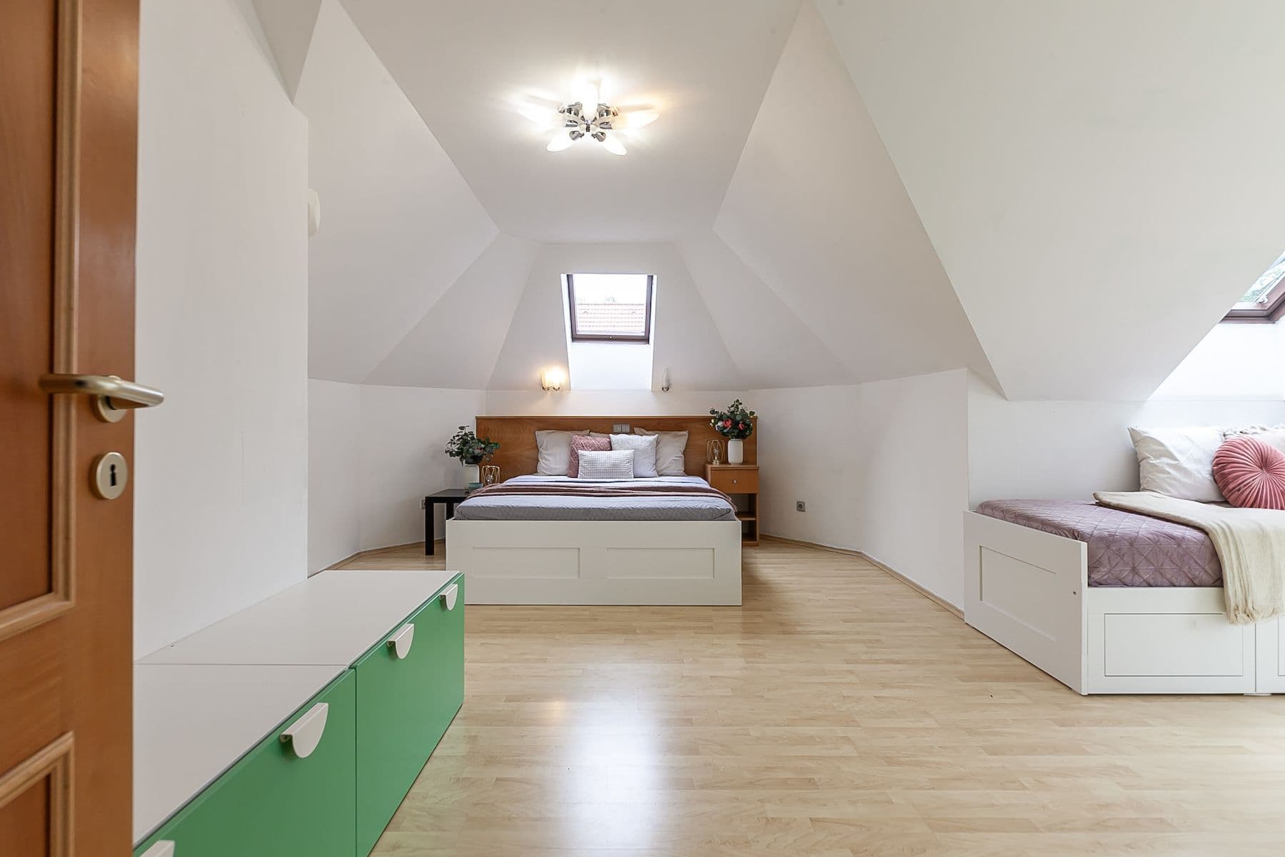 Prodej domu 152 m², pozemek 3.220 m², Na Červeném Hrádku, Sedlčany, Středočeský kraj Prodej domu 152 m², pozemek 3.220 m², Na Červeném Hrádku, Sedlčany, Středočeský kraj