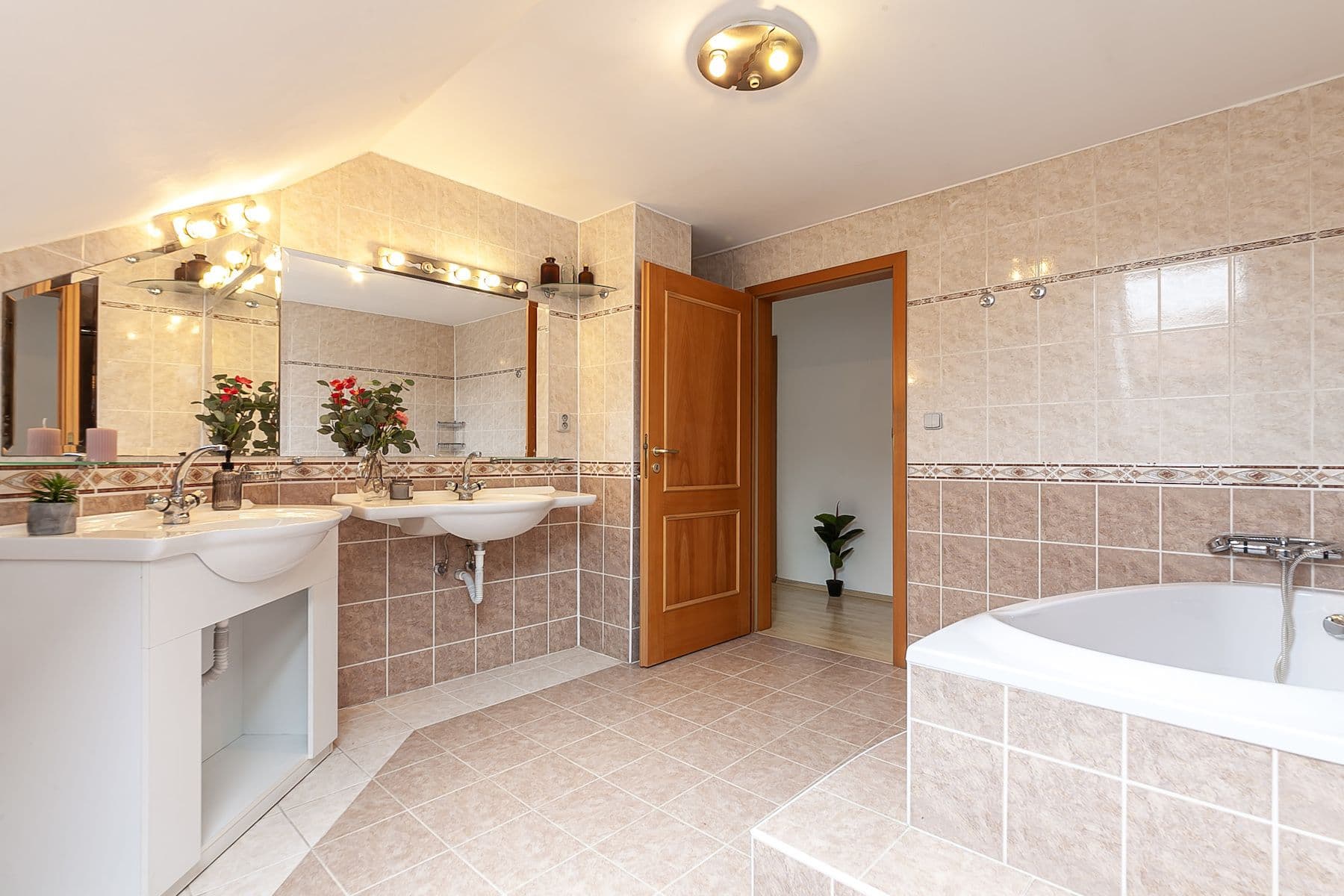 Prodej domu 152 m², pozemek 3.220 m², Na Červeném Hrádku, Sedlčany, Středočeský kraj Prodej domu 152 m², pozemek 3.220 m², Na Červeném Hrádku, Sedlčany, Středočeský kraj