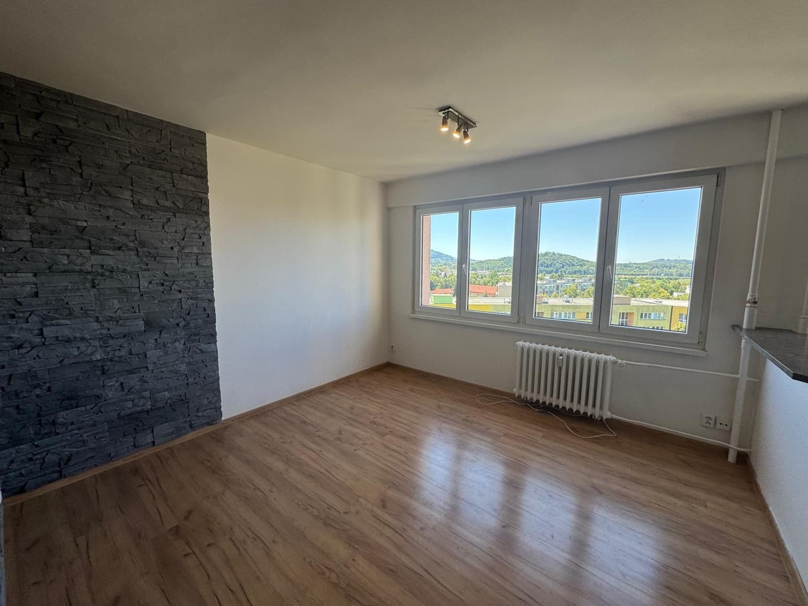 Pronájem bytu 1+kk 29 m², Jaroslava Lohrera, Frýdek-Místek, Moravskoslezský kraj Pronájem bytu 1+kk 29 m², Jaroslava Lohrera, Frýdek-Místek, Moravskoslezský kraj