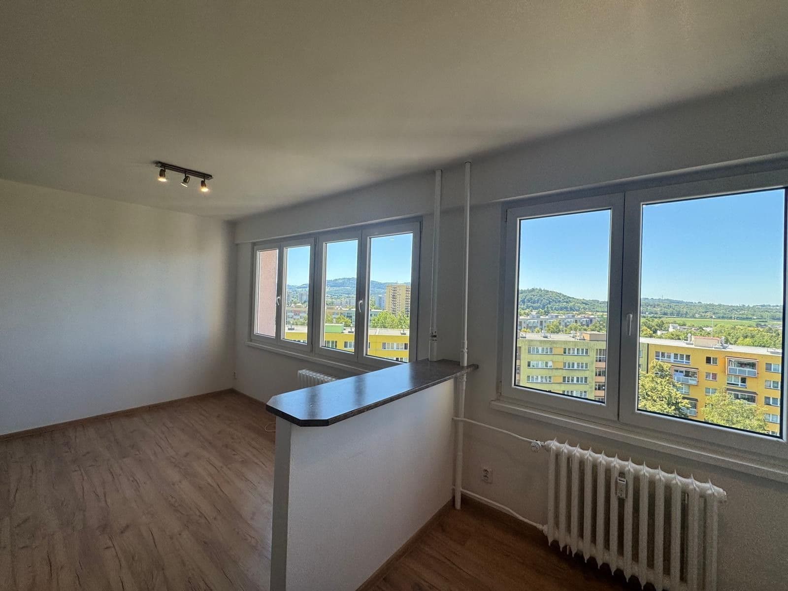 Pronájem bytu 1+kk 29 m², Jaroslava Lohrera, Frýdek-Místek, Moravskoslezský kraj Pronájem bytu 1+kk 29 m², Jaroslava Lohrera, Frýdek-Místek, Moravskoslezský kraj