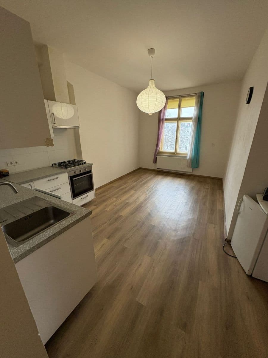 Pronájem bytu 4+1 26 m², Mánesova, Praha, Praha Pronájem bytu 4+1 26 m², Mánesova, Praha, Praha