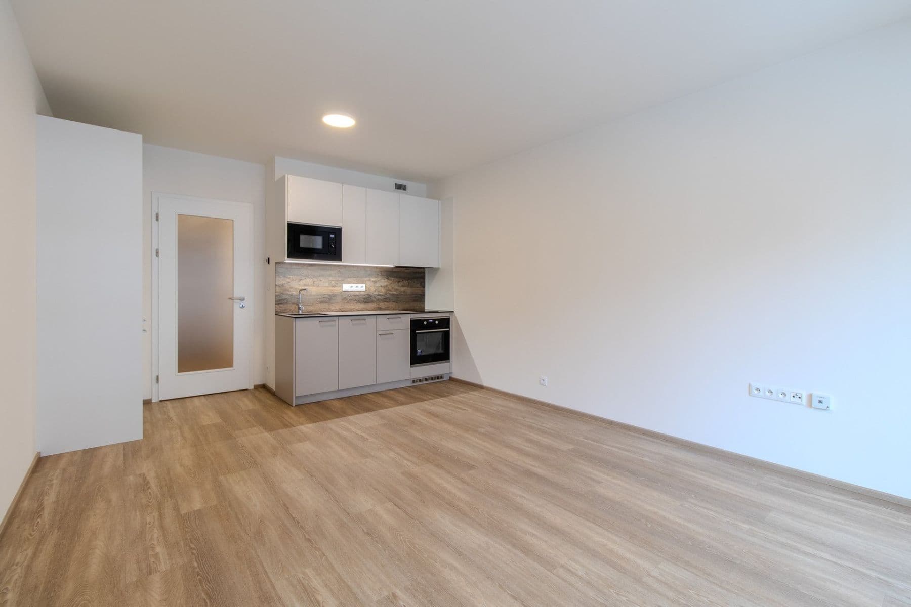 Pronájem bytu 1+kk 30 m², Poděbradská, Praha, Praha Pronájem bytu 1+kk 30 m², Poděbradská, Praha, Praha