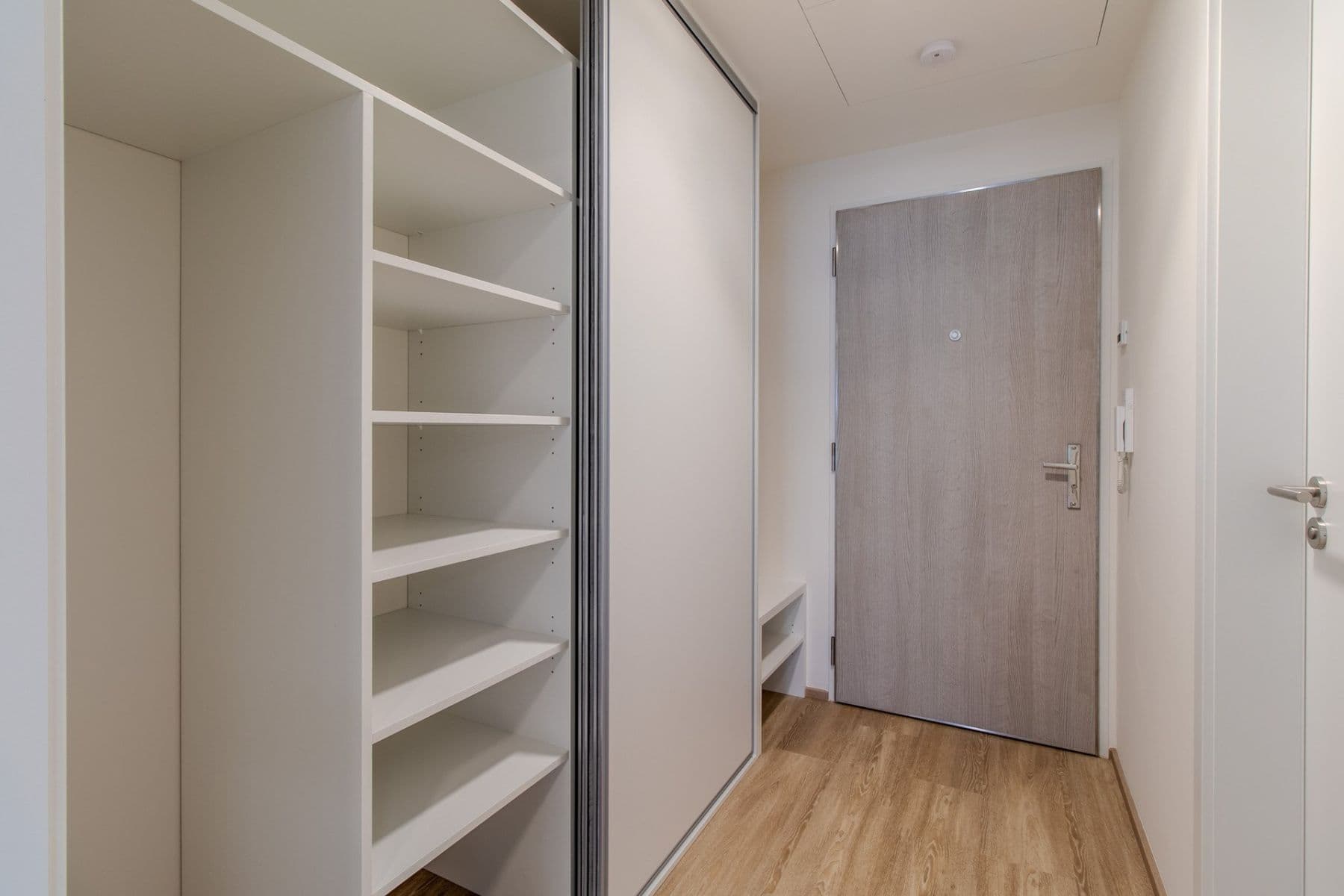 Pronájem bytu 1+kk 30 m², Poděbradská, Praha, Praha Pronájem bytu 1+kk 30 m², Poděbradská, Praha, Praha