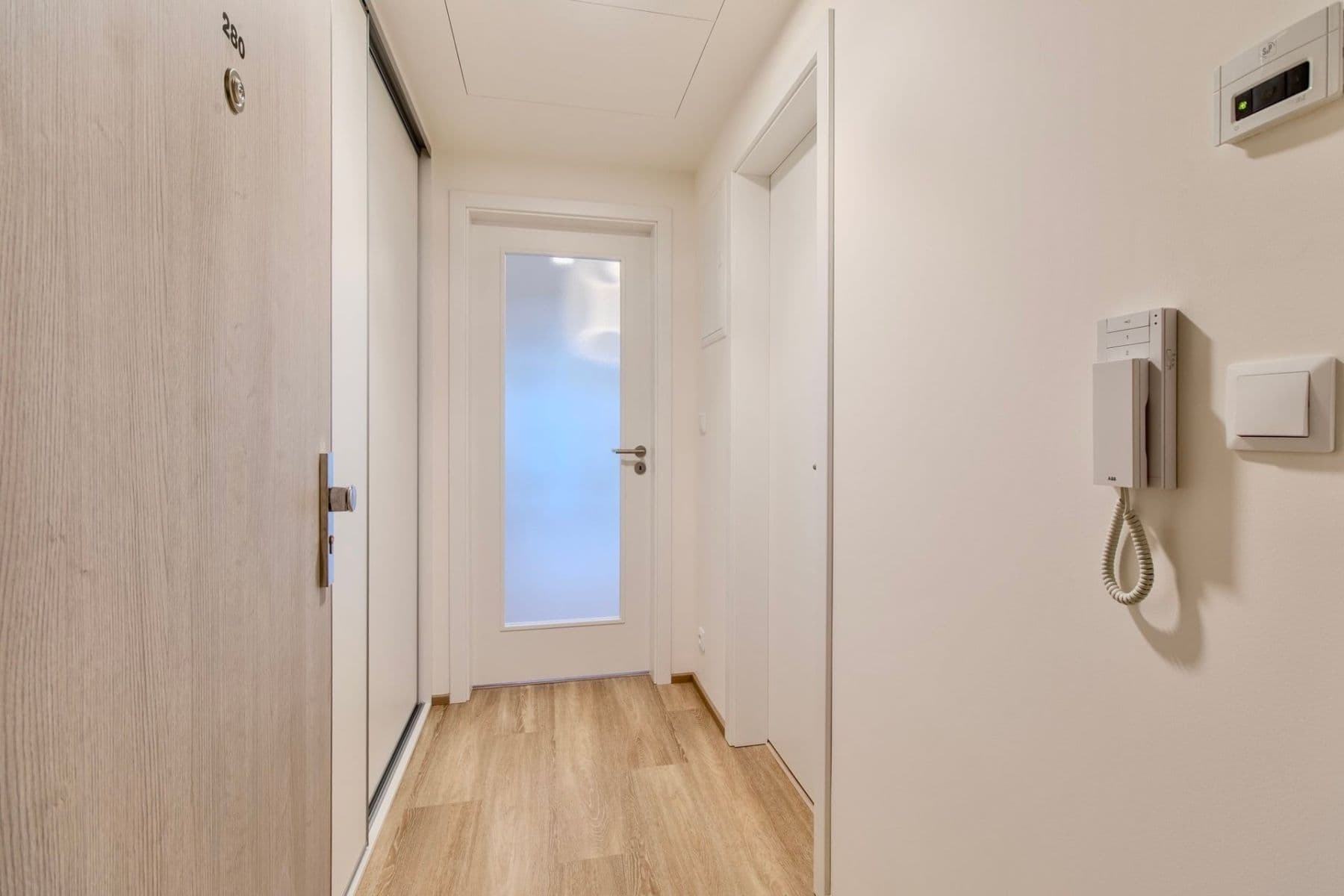 Pronájem bytu 1+kk 30 m², Poděbradská, Praha, Praha Pronájem bytu 1+kk 30 m², Poděbradská, Praha, Praha