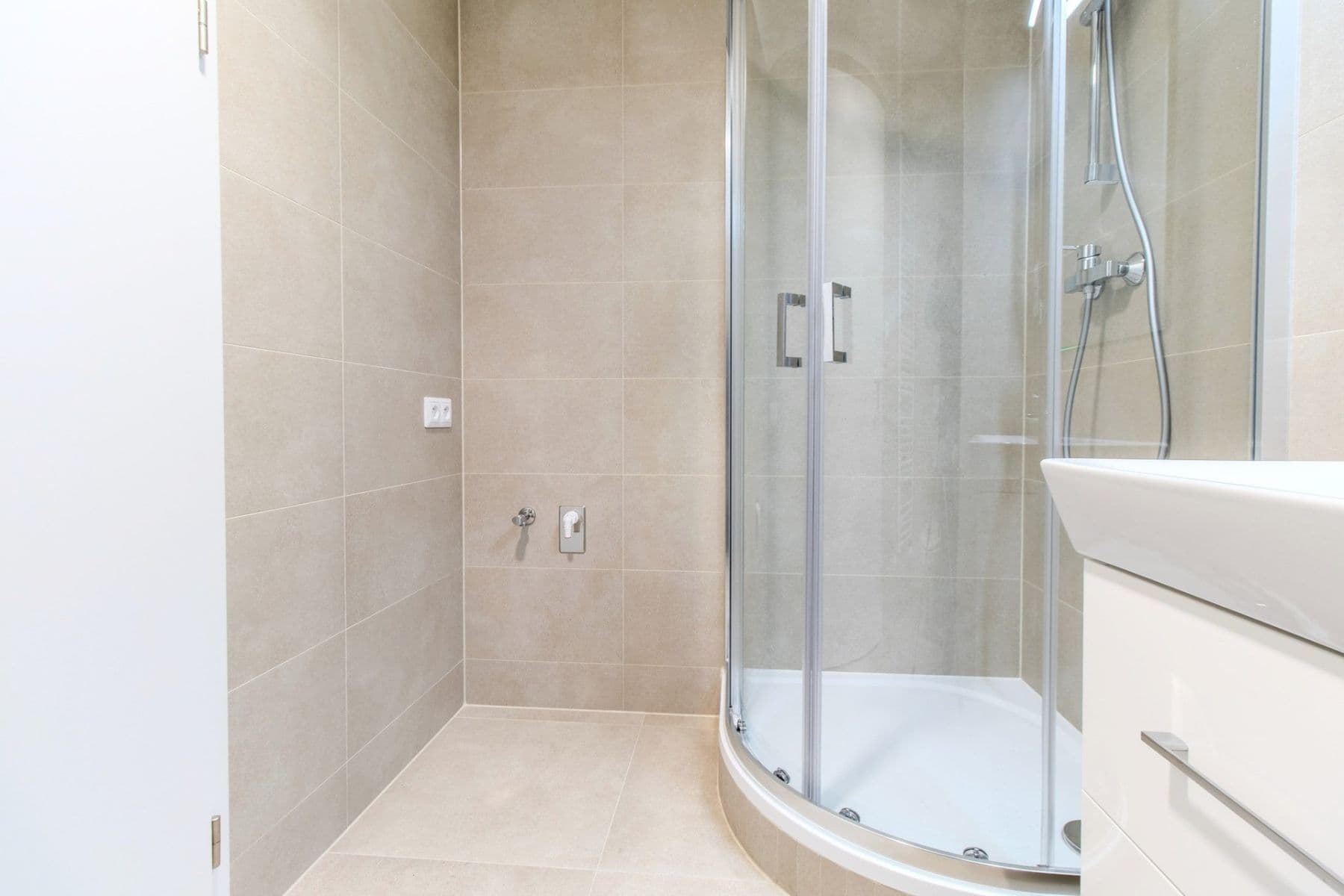 Pronájem bytu 1+kk 30 m², Poděbradská, Praha, Praha Pronájem bytu 1+kk 30 m², Poděbradská, Praha, Praha