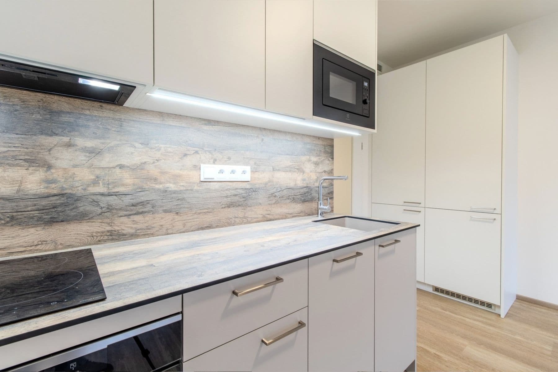 Pronájem bytu 1+kk 30 m², Poděbradská, Praha, Praha Pronájem bytu 1+kk 30 m², Poděbradská, Praha, Praha