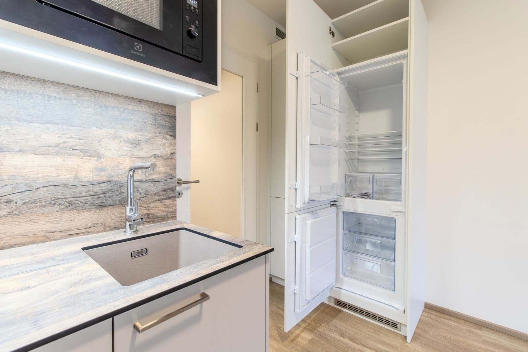 Pronájem bytu 1+kk 30 m², Poděbradská, Praha, Praha Pronájem bytu 1+kk 30 m², Poděbradská, Praha, Praha