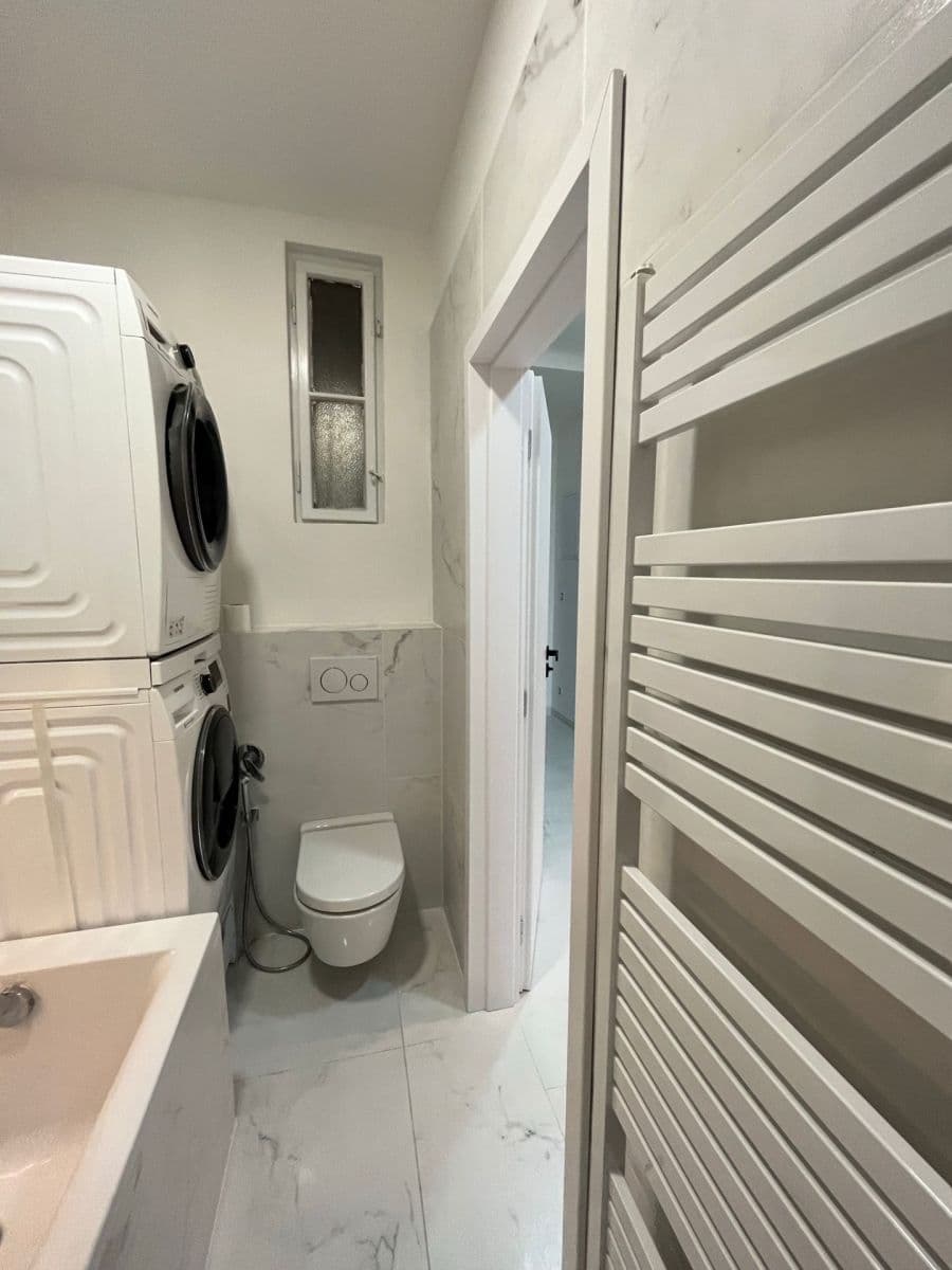 Prodej bytu 3+1 75 m², 5. května, Praha, Praha Prodej bytu 3+1 75 m², 5. května, Praha, Praha