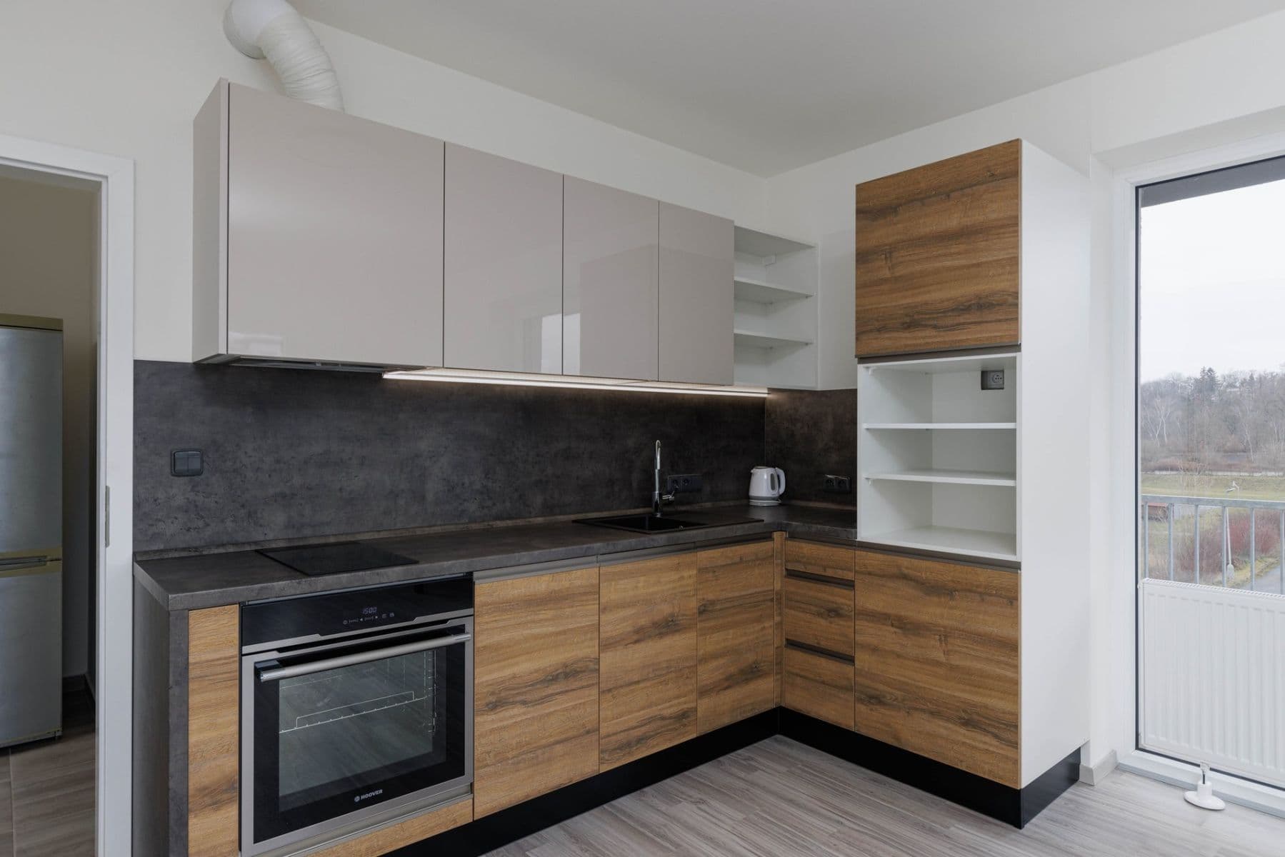 Pronájem bytu 1+kk 36 m², Za černým mostem, Praha, Praha Pronájem bytu 1+kk 36 m², Za černým mostem, Praha, Praha