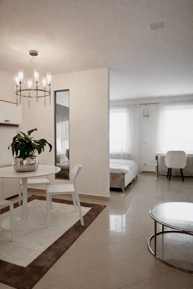 Pronájem bytu 2+kk 130 m², Pančochy, Modřice, Jihomoravský kraj Pronájem bytu 2+kk 130 m², Pančochy, Modřice, Jihomoravský kraj