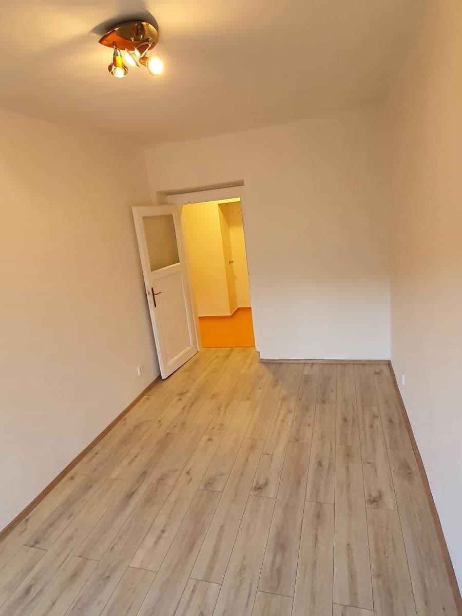 Pronájem bytu 1+1 45 m², Kralická, Praha, Praha Pronájem bytu 1+1 45 m², Kralická, Praha, Praha