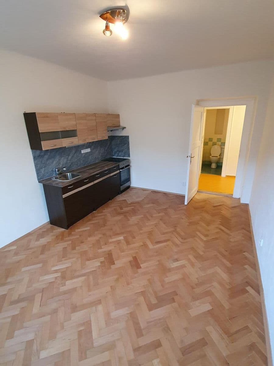 Pronájem bytu 1+1 45 m², Kralická, Praha, Praha Pronájem bytu 1+1 45 m², Kralická, Praha, Praha